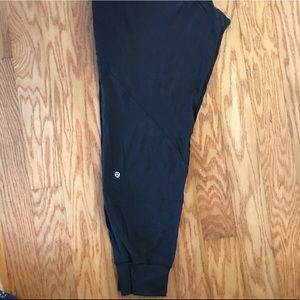 NWOT Lululemon Joggers- Black